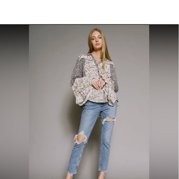 Gorgeous Blouse Great for Fall - Picture 2 of 3